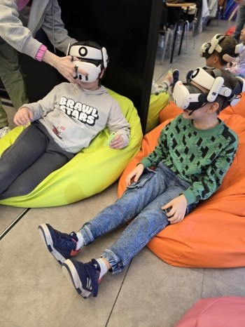 75c441ac-66b9-4feb-983d-2911af974309