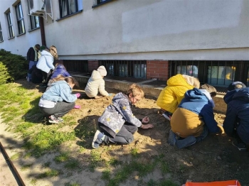 8437b061-8c60-4fb3-9cf6-6bf40b225ee0