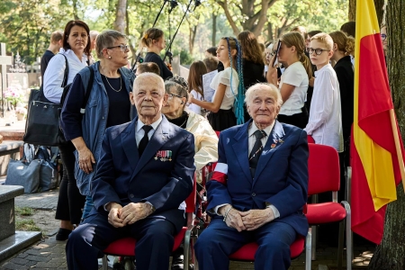 Uroczystości 80-tej rocznicy Powstania Warszawskiego na Cmentarzu Tarchomińskim ...