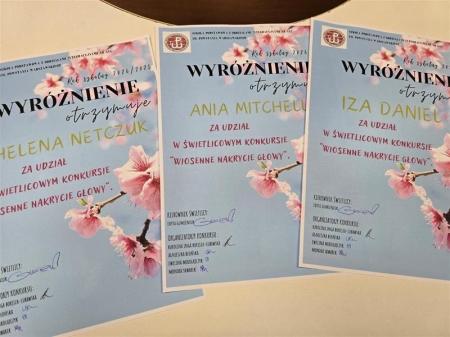 ''Wiosenne nakrycie głowy''