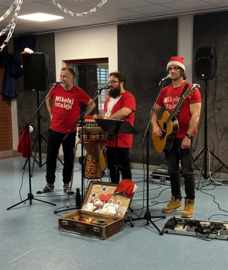 Świetlicowy koncert „Małej Orkiestry Dni Naszych” z okazji Mikołajek