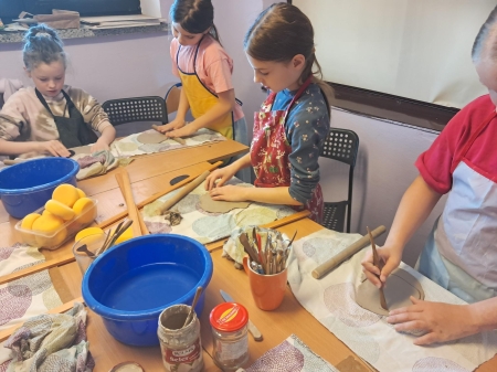 Projekt WIE „Od gliny do formy – ceramika i co z niej dla nas wynika”